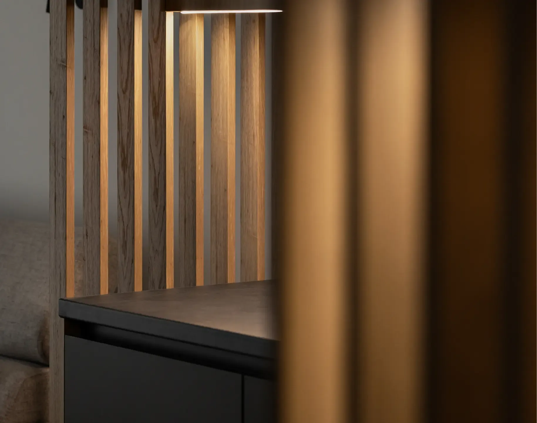 Drewniane lamele z podświetleniem LED